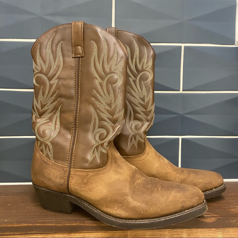 Laredo Pointed Toe Boot